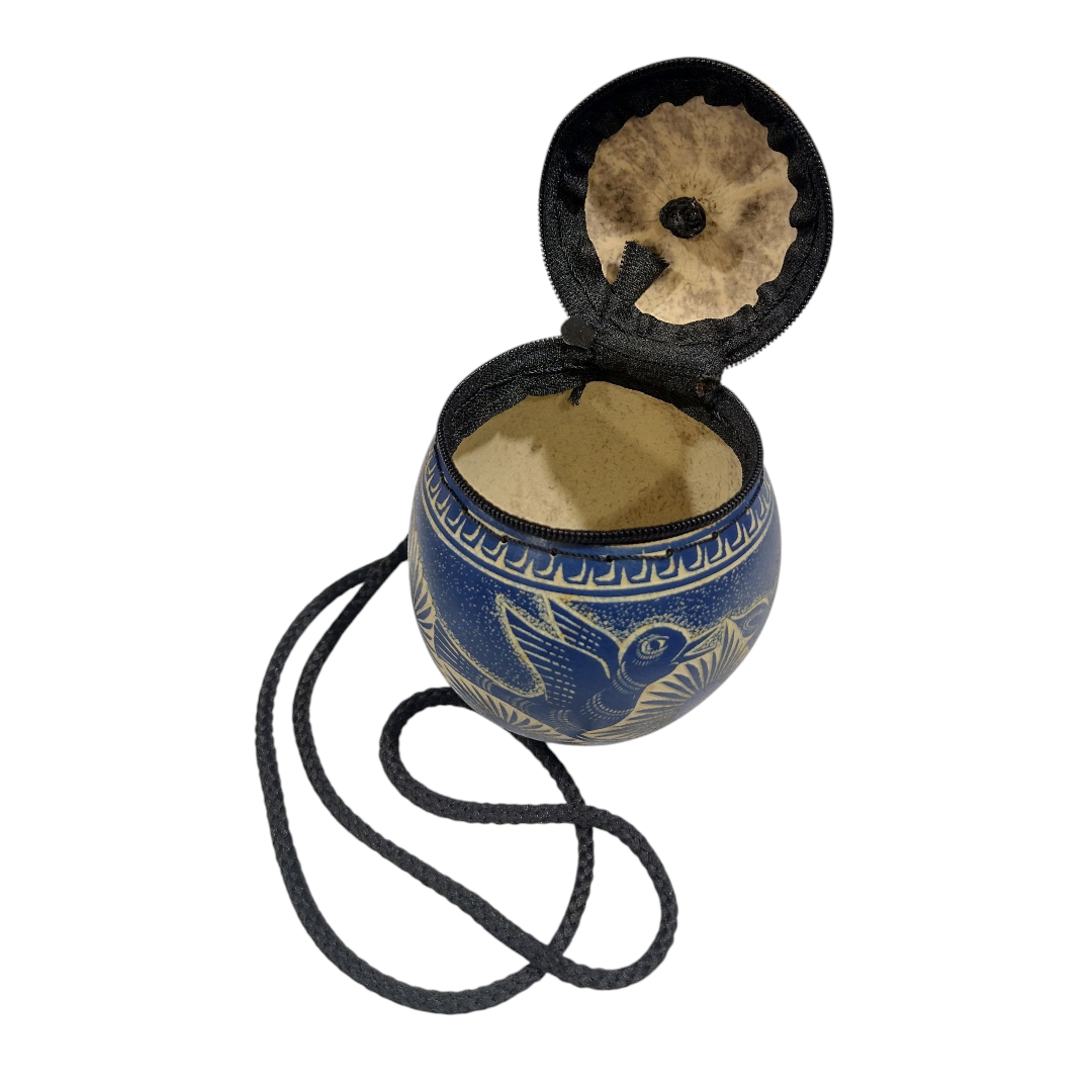 Bolsa de guaje tallada