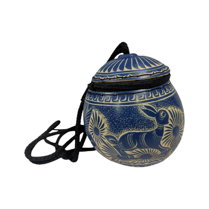 Bolsa de guaje tallada